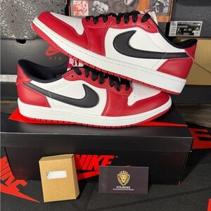 Jordan 1 Low Chicago “ Big Swoosh”(2025)  9.5M